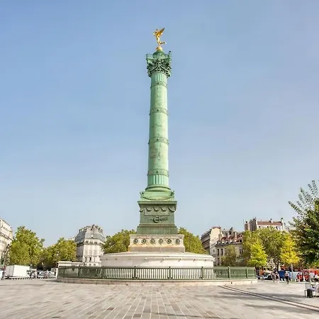 Charming New 2 Bedrooms With Aircon Апартаменты Париж