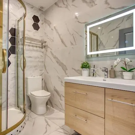 דירה Charming New 2 Bedrooms With Aircon *