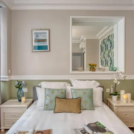 Charming New 2 Bedrooms With Aircon *