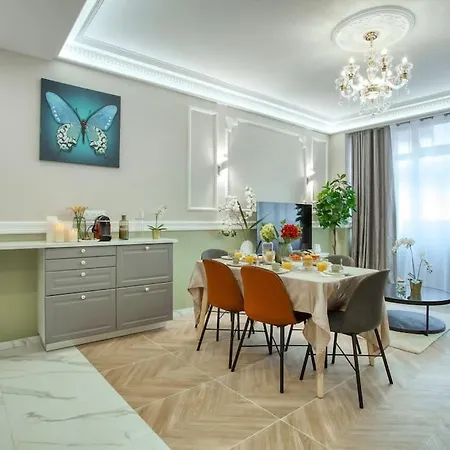 Charming New 2 Bedrooms With Aircon Апартаменты *
