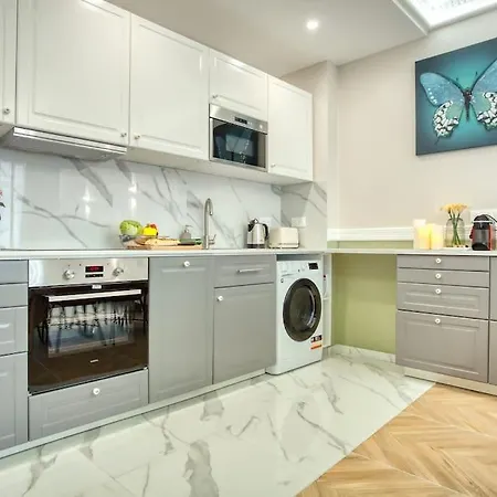 Charming New 2 Bedrooms With Aircon Париж