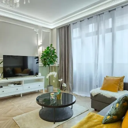 דירה Charming New 2 Bedrooms With Aircon