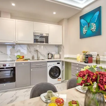 Charming New 2 Bedrooms With Aircon *